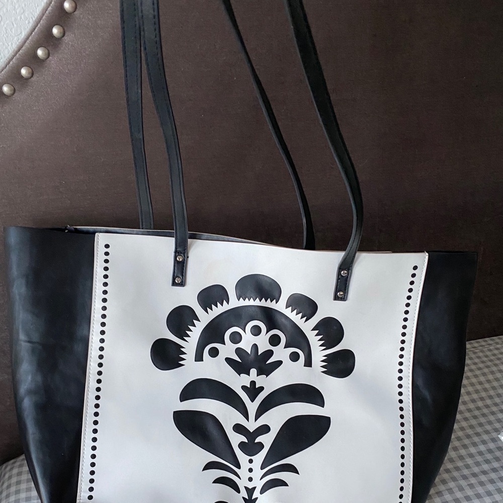 Black White Vera Bradley leather bag